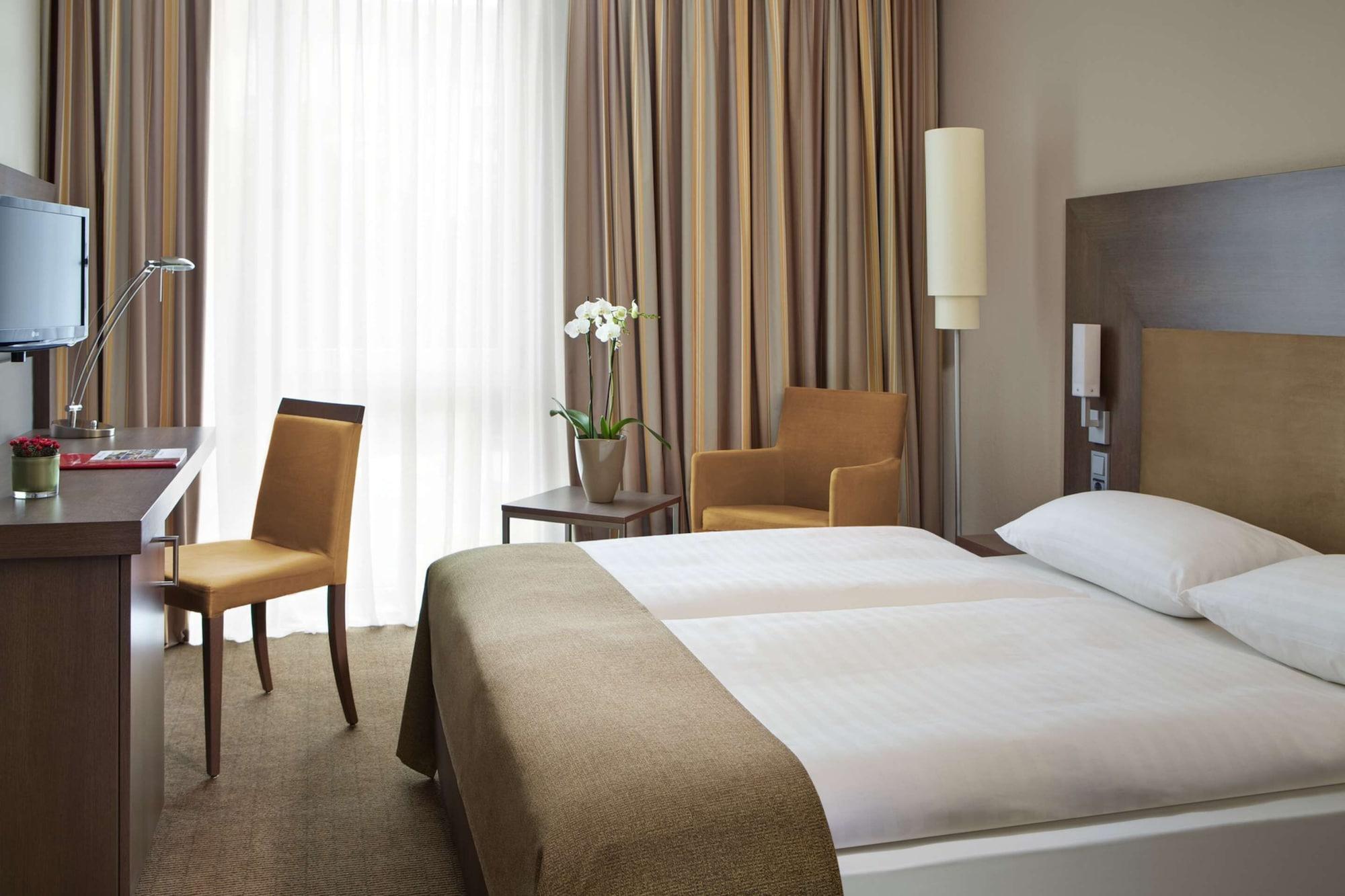 Intercityhotel Darmstadt Exterior photo